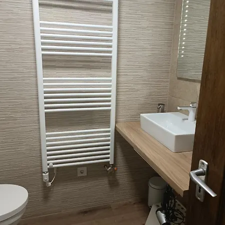 Apartment Csaladi Apartman *